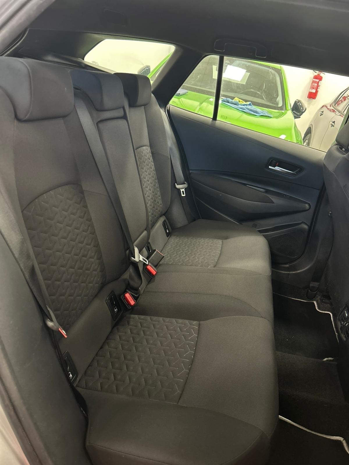 Toyota Corolla Touring Sports 1.8 Hybrid Business