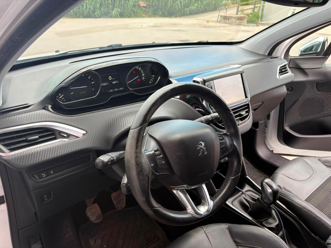 Peugeot 2008 PureTech 82 Allure 2015 131.000 KM