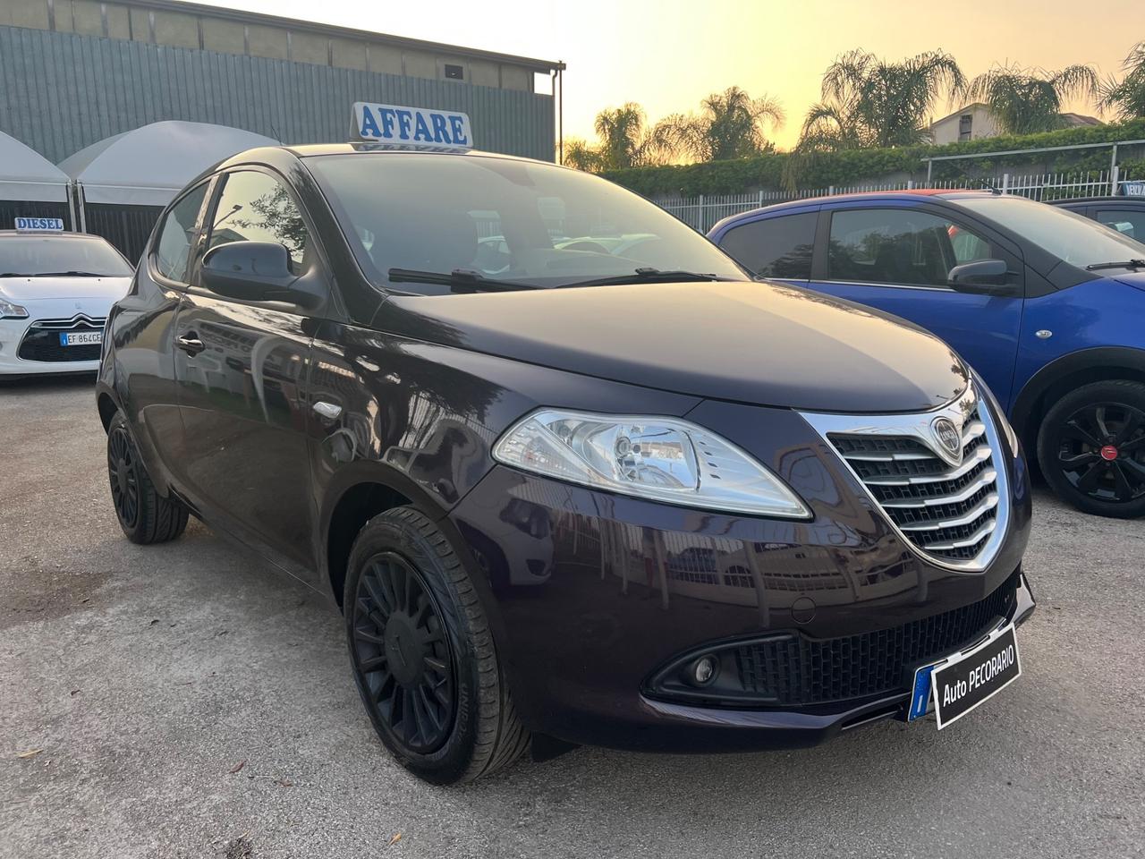 Lancia Ypsilon 1.2 69 CV 5 porte GPL Ecochic Silver