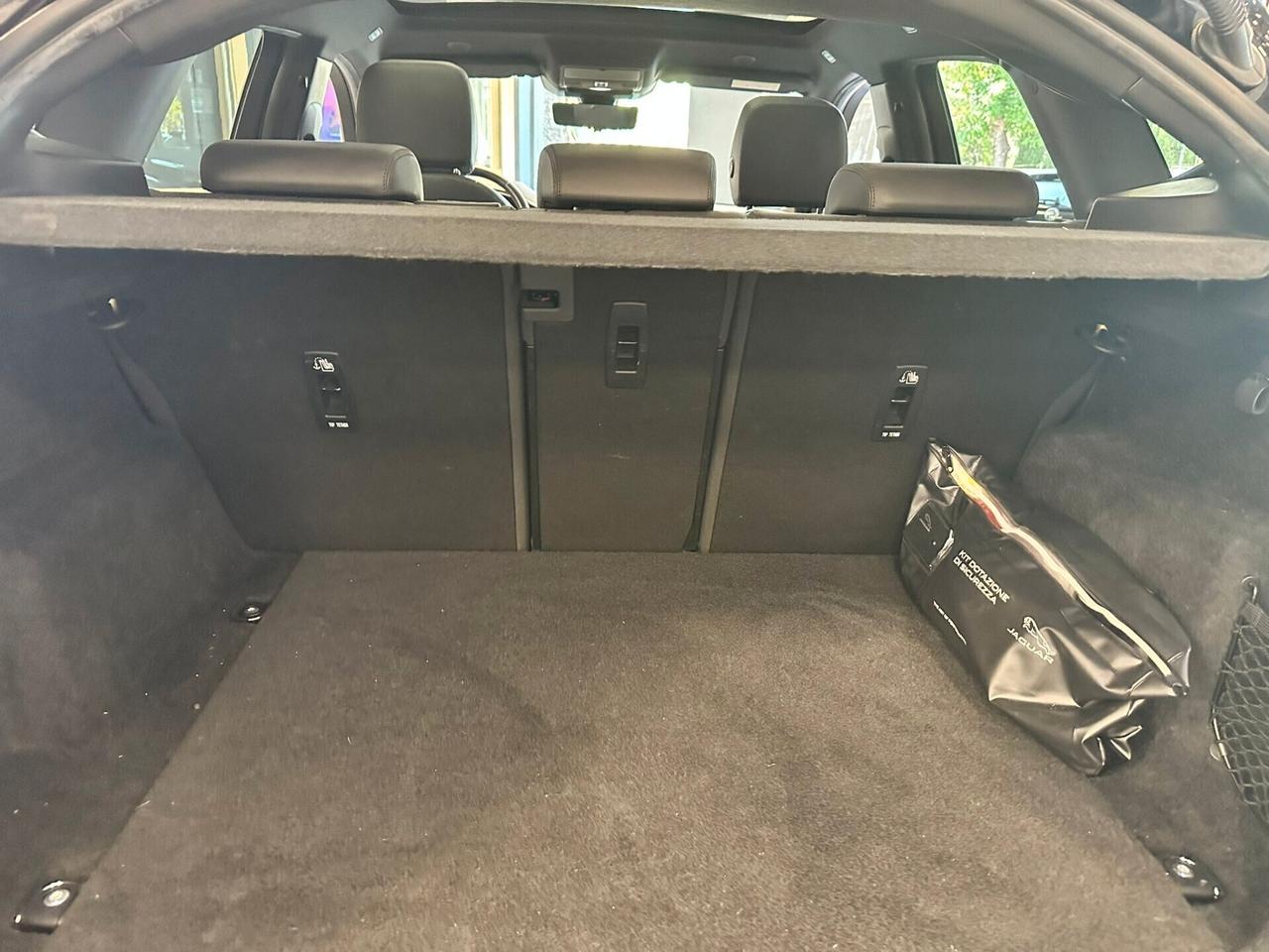 Jaguar E-Pace 2.0D I4 163 CV AWD Auto SE + accessori