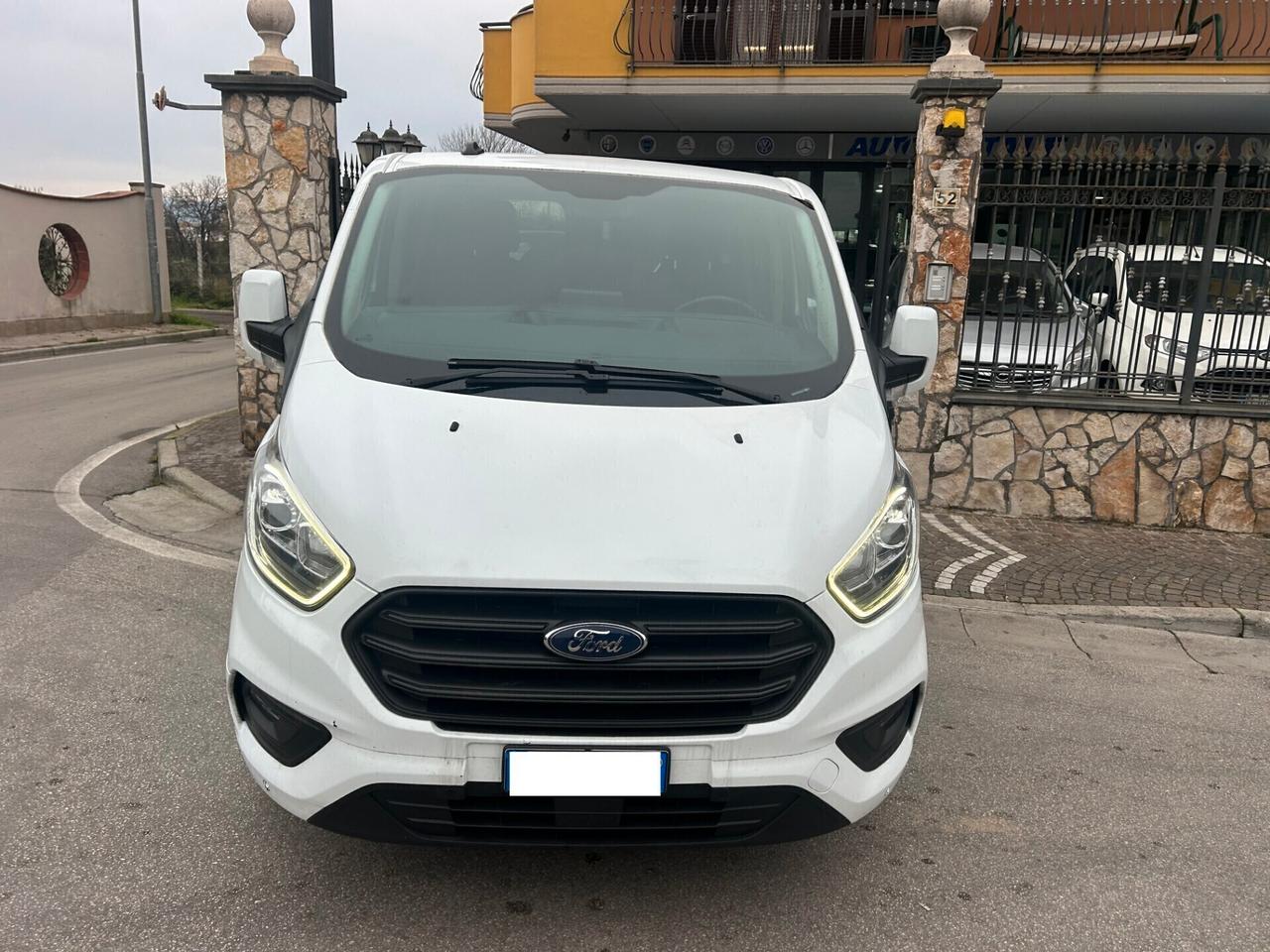 Ford Transit Custom 320 2.0 EcoBlue Hybrid 130 PC Combi Trend