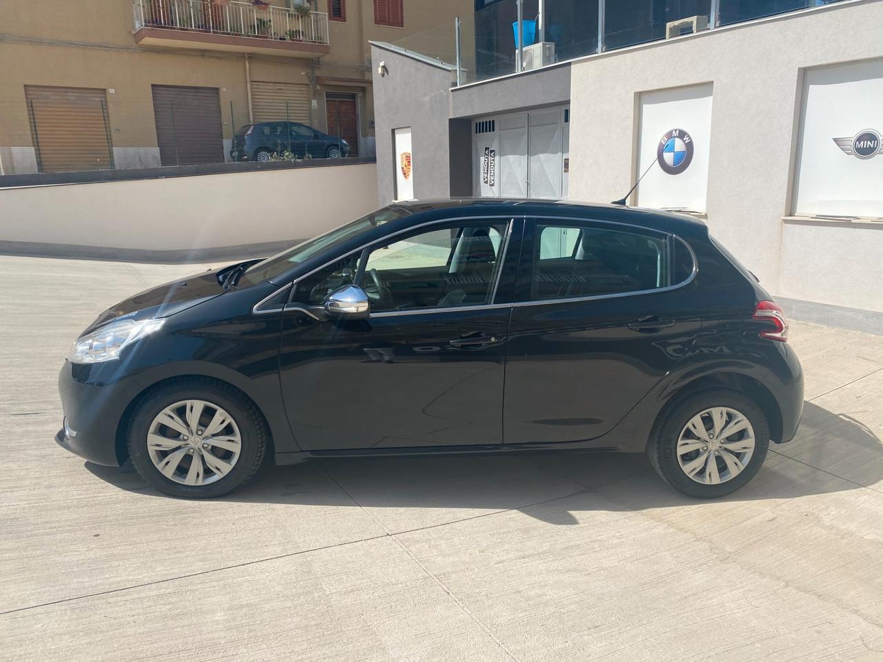 Peugeot 208 1.6 e-HDi 92 CV Stop&Start 5 porte Allure