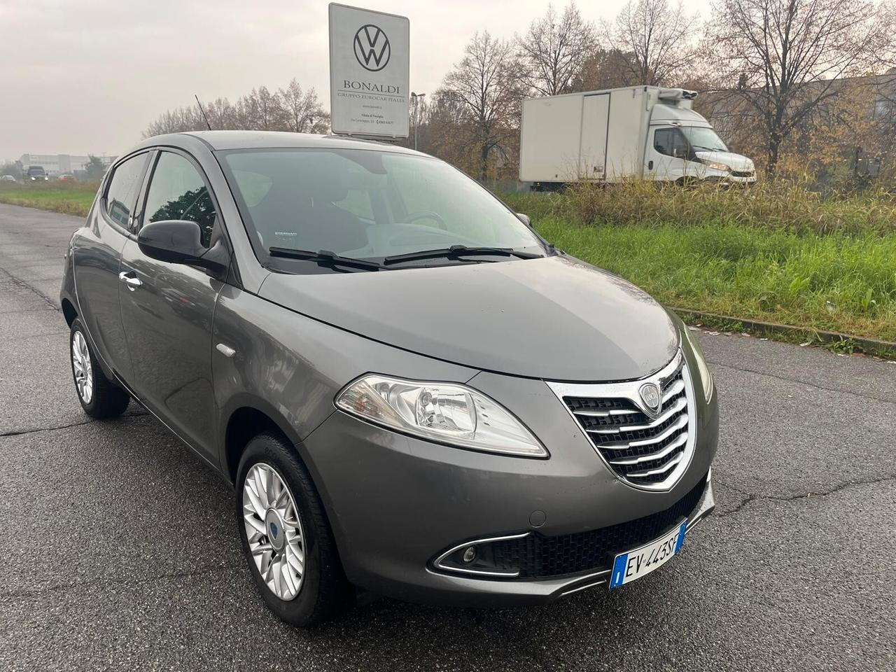 Lancia Ypsilon 0.9 TwinAir 84CV-62 5 porte Metano Ecochic Gold