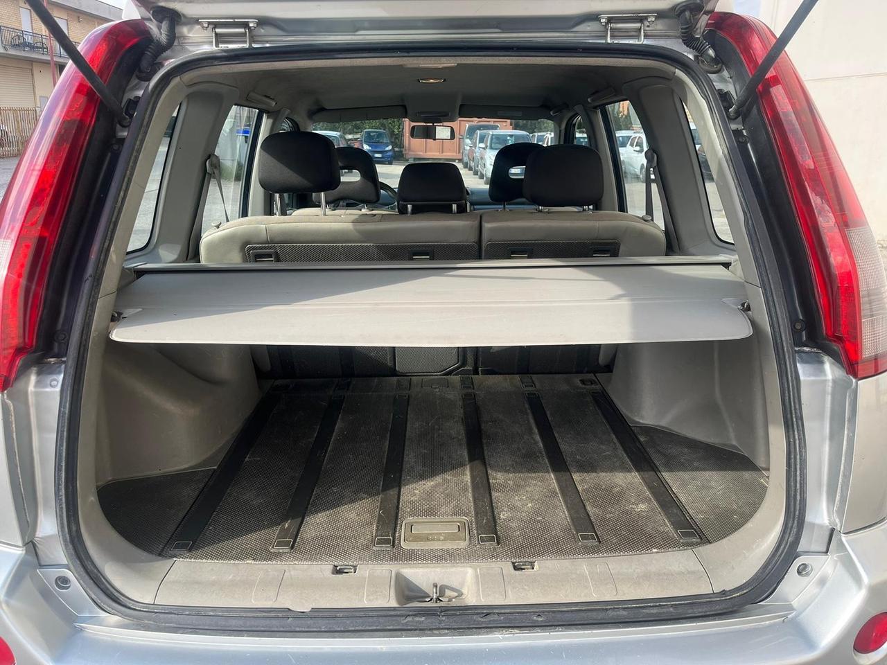 Nissan X-Trail 2.2 dCi Elegance