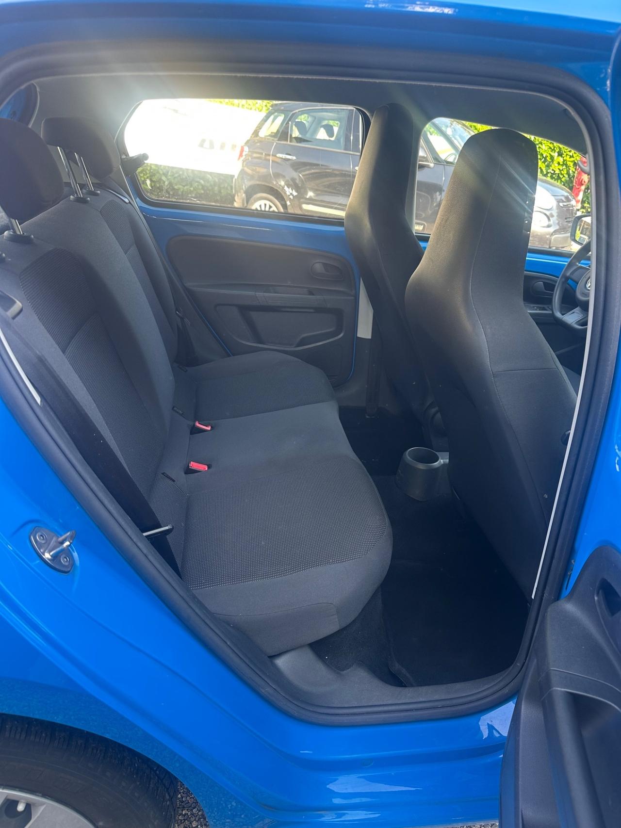 Volkswagen up! 1.0 75 CV 5p. club up!