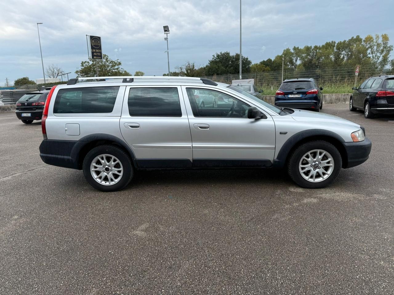 VOLVO XC70 CROSS COUNTRY 2.4 D 2006 12 MESI DI GARANZIA