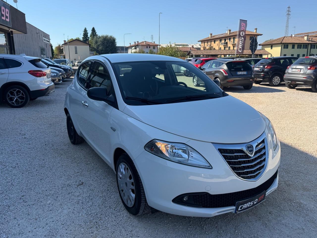 Lancia Ypsilon 1.2 69 CV 5 porte GPL Ecochic Silver