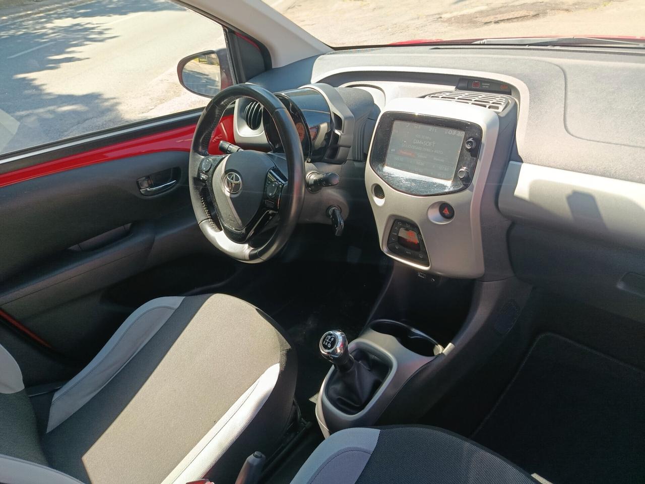 Toyota Aygo 1.0 VVT-i 69 CV 5 porte x-cite