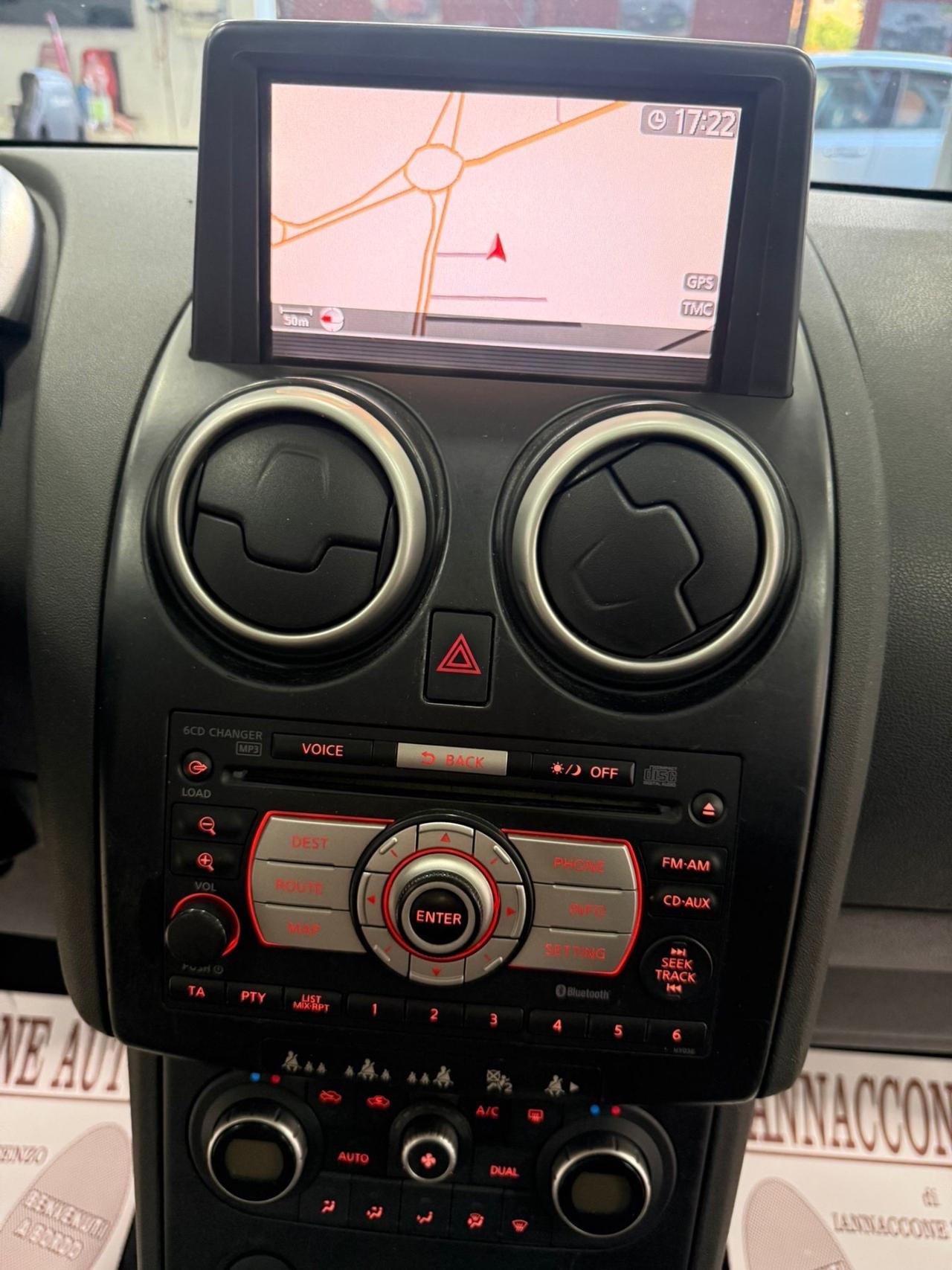 Nissan Qashqai 2.0 4x4 auto 7 posti tetto