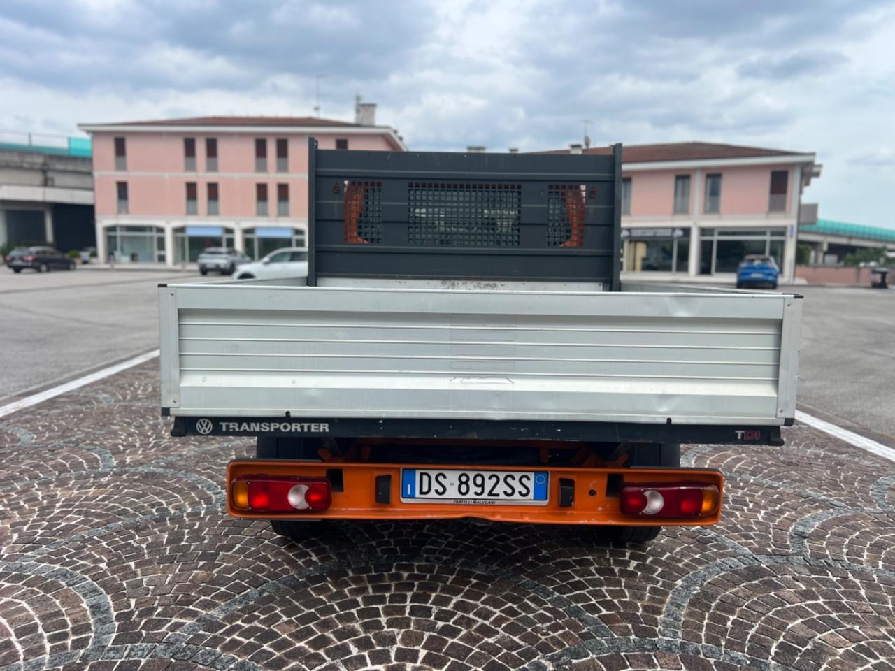 Volkswagen Transporter 2.0 TDI 140CV PL-DC Cabinato