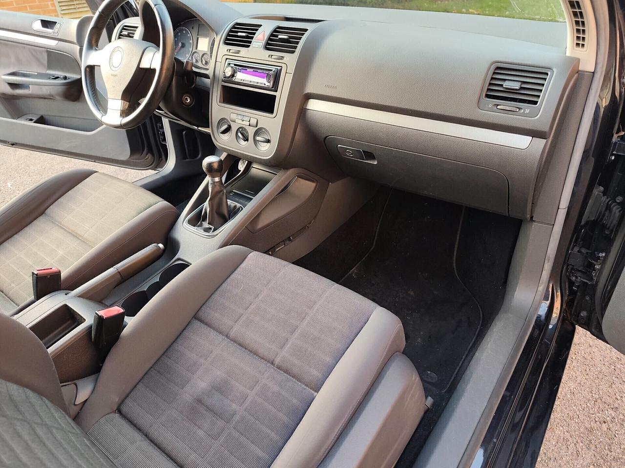 Volkswagen Golf 5 1.6 Benz 1 proprietario