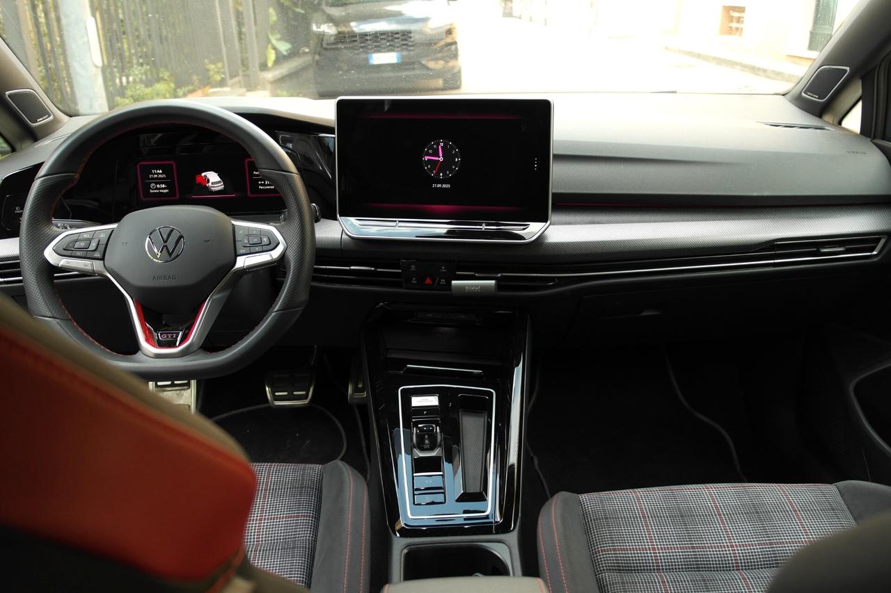 Volkswagen Golf GTI 2.0 TSI DSG