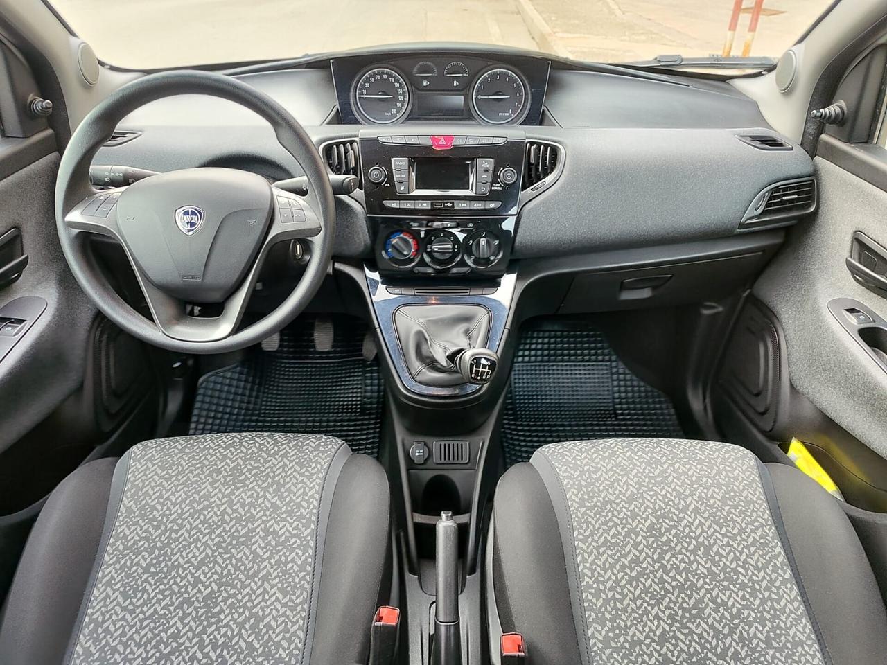 Lancia Ypsilon 1.0 FireFly SILVER 70CV