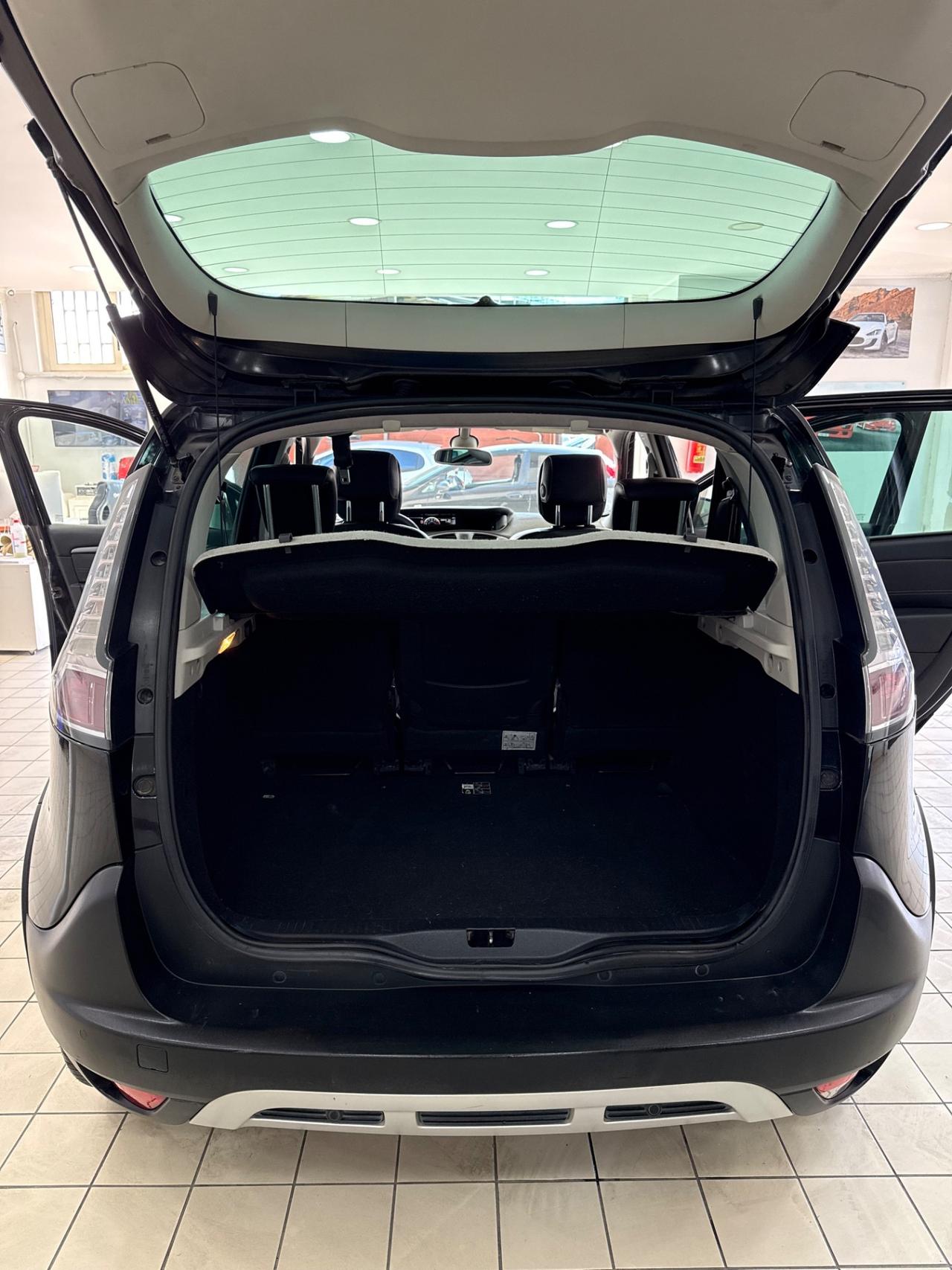 Renault Scenic xmod cross 1.5 dci