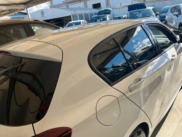 BMW SERIE 1 PACCHETTO M SPORT