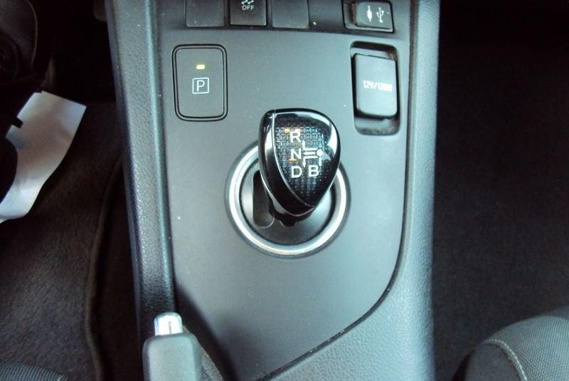 Toyota Auris Auris 1.8h Lounge cvt