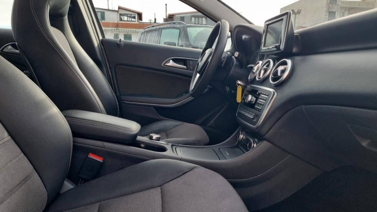 Mercedes-benz A 180 CDI Automatic Dark Night Edition 1.5 DIESEL 109CV 80KW