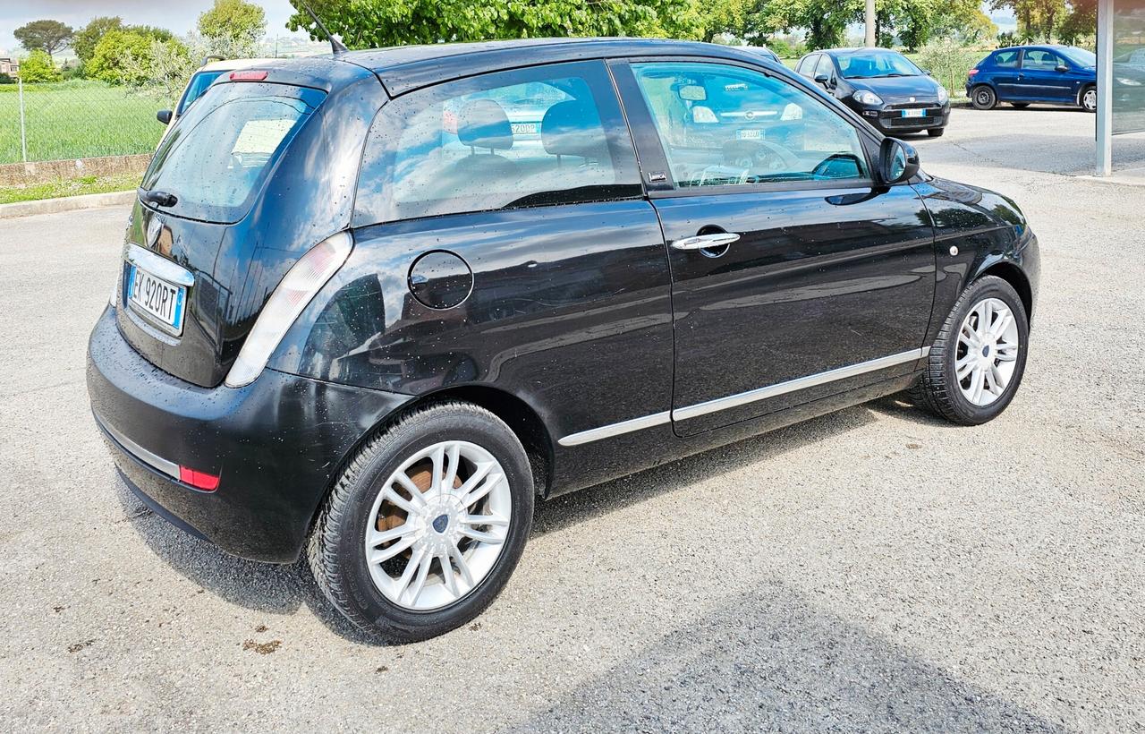 Lancia Ypsilon 1.4 Unyca Ecochic GPL