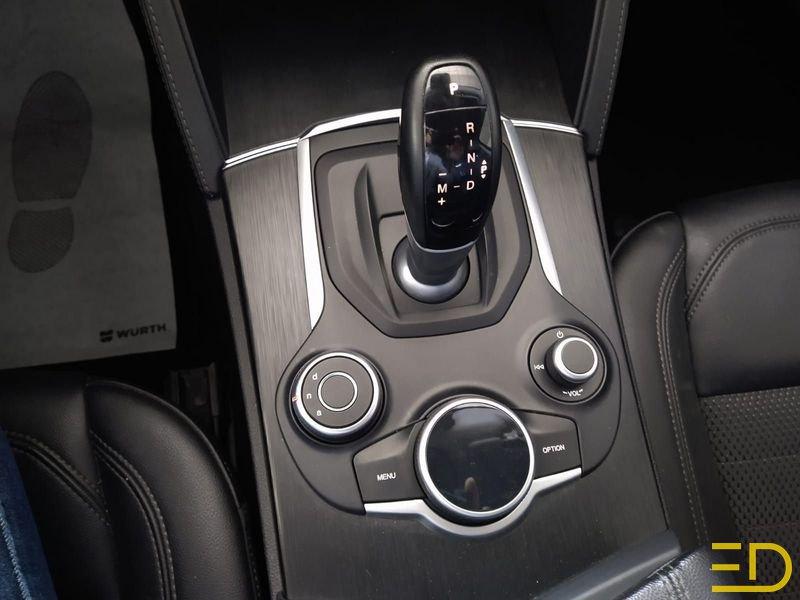 Alfa Romeo Stelvio Stelvio 2.2 t Super rwd 180cv auto