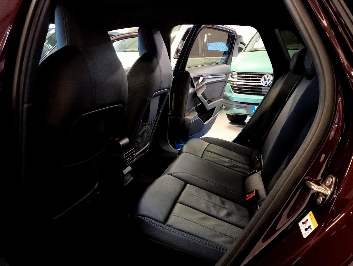 Audi A3 2.0 TDI SLINE EXCLUSIVE IDENTITY BLACK 19" MATRIX