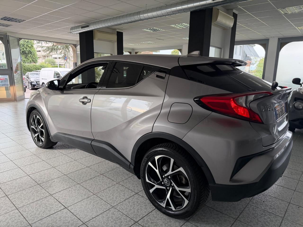 Toyota C-HR 1.8 Hybrid E-CVT Lounge