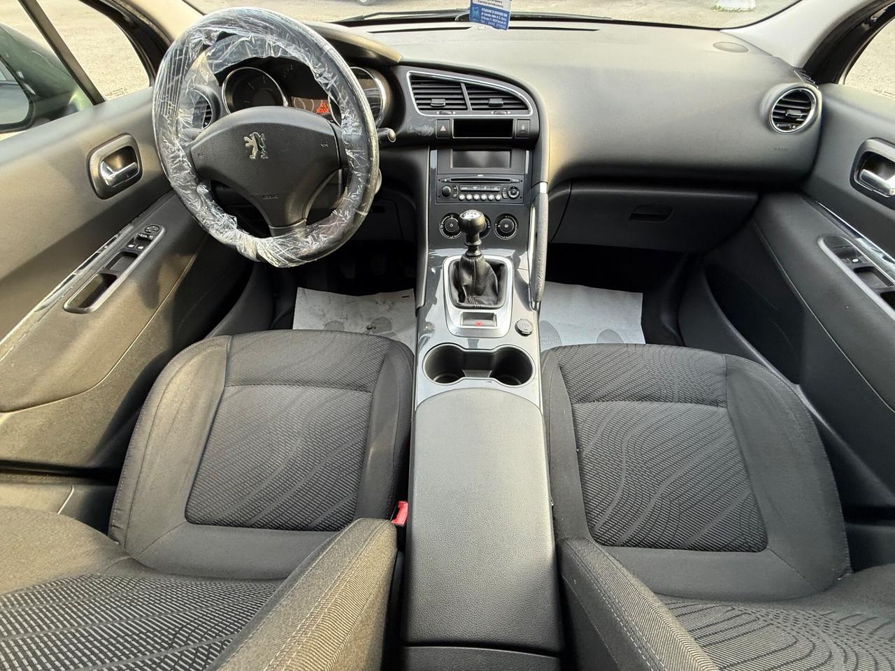 Peugeot 3008 1.6 HDi 110CV - Neopatentati