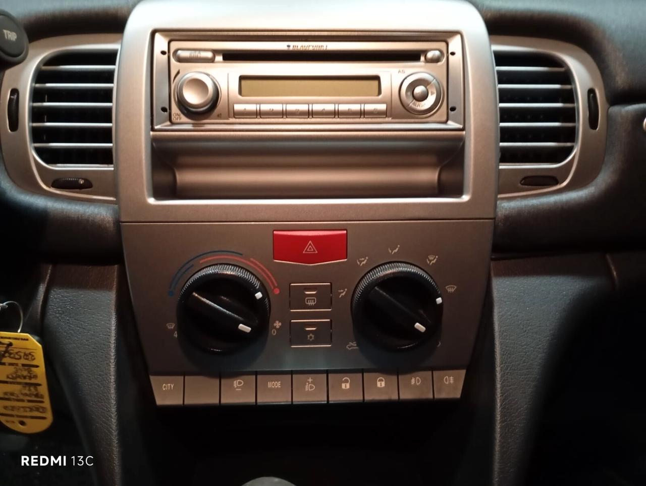 Lancia Ypsilon del 2011 1200 benzina neopatentati