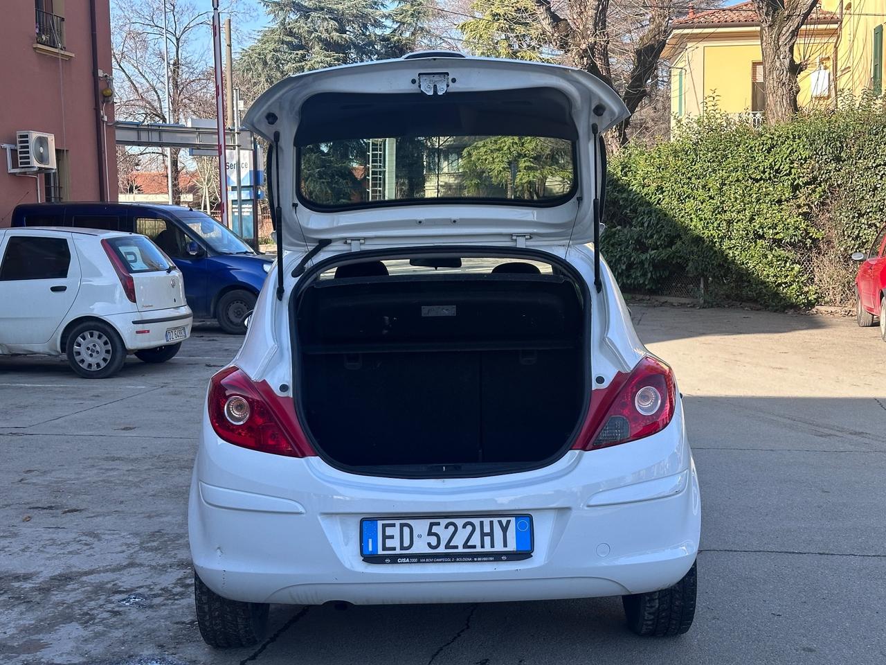 Opel Corsa 1.2 3 porte Sport Neopatentati unipro