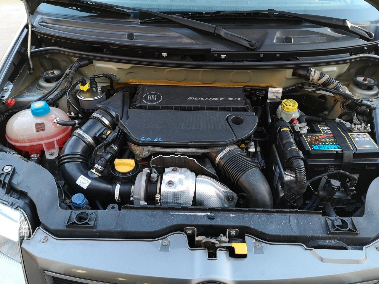 Fiat Panda 1.3 MJT 16V DPF 4x4 Climbing