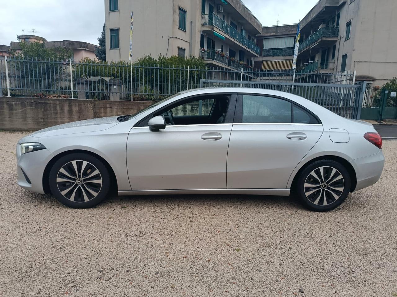 Mercedes-benz A 200 d Automatic Premium Sedan