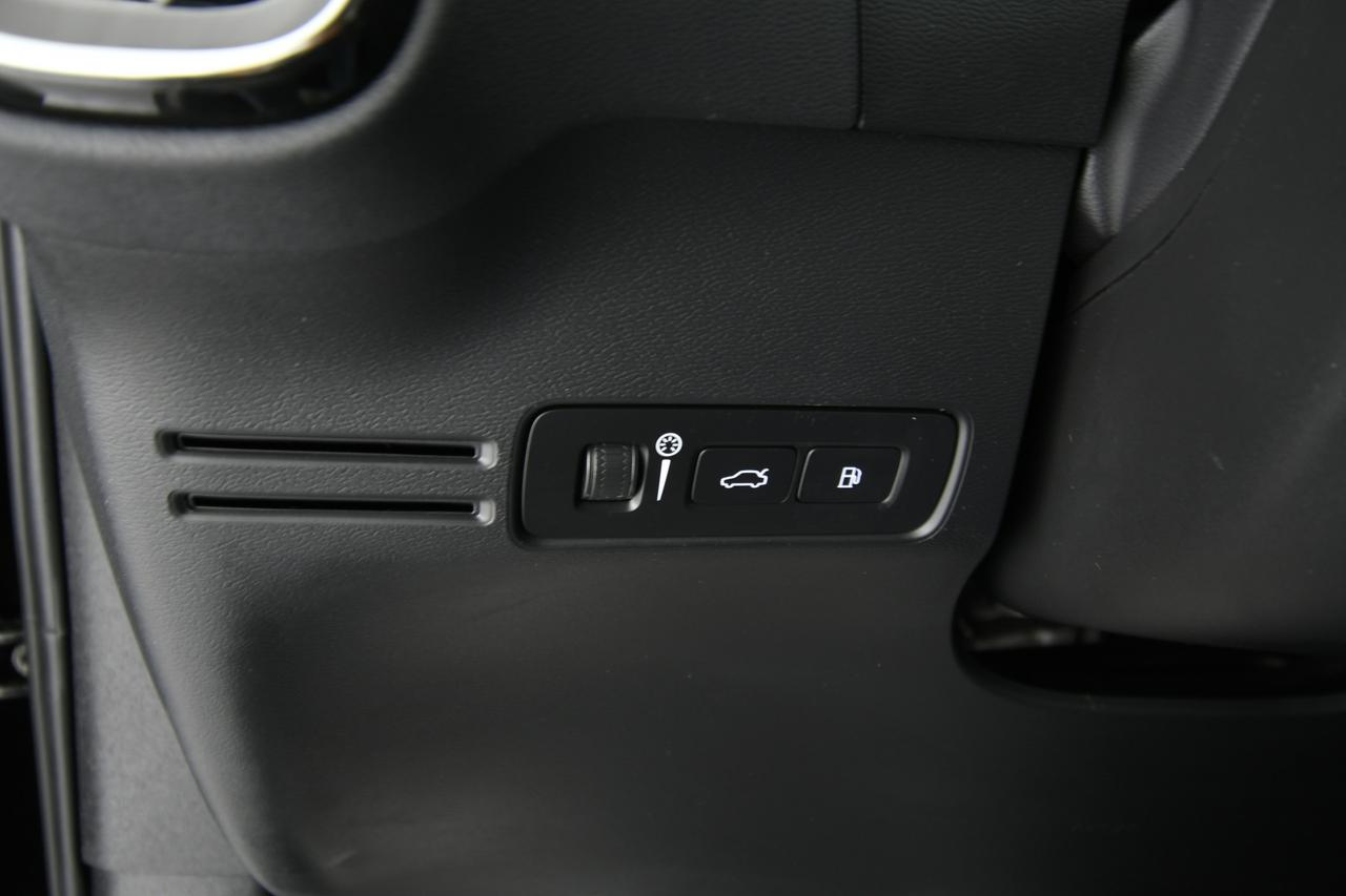 VOLVO XC40 N1 T4 recharge plug-in hybrid Core auto PREZZO+IVA+CAMERA