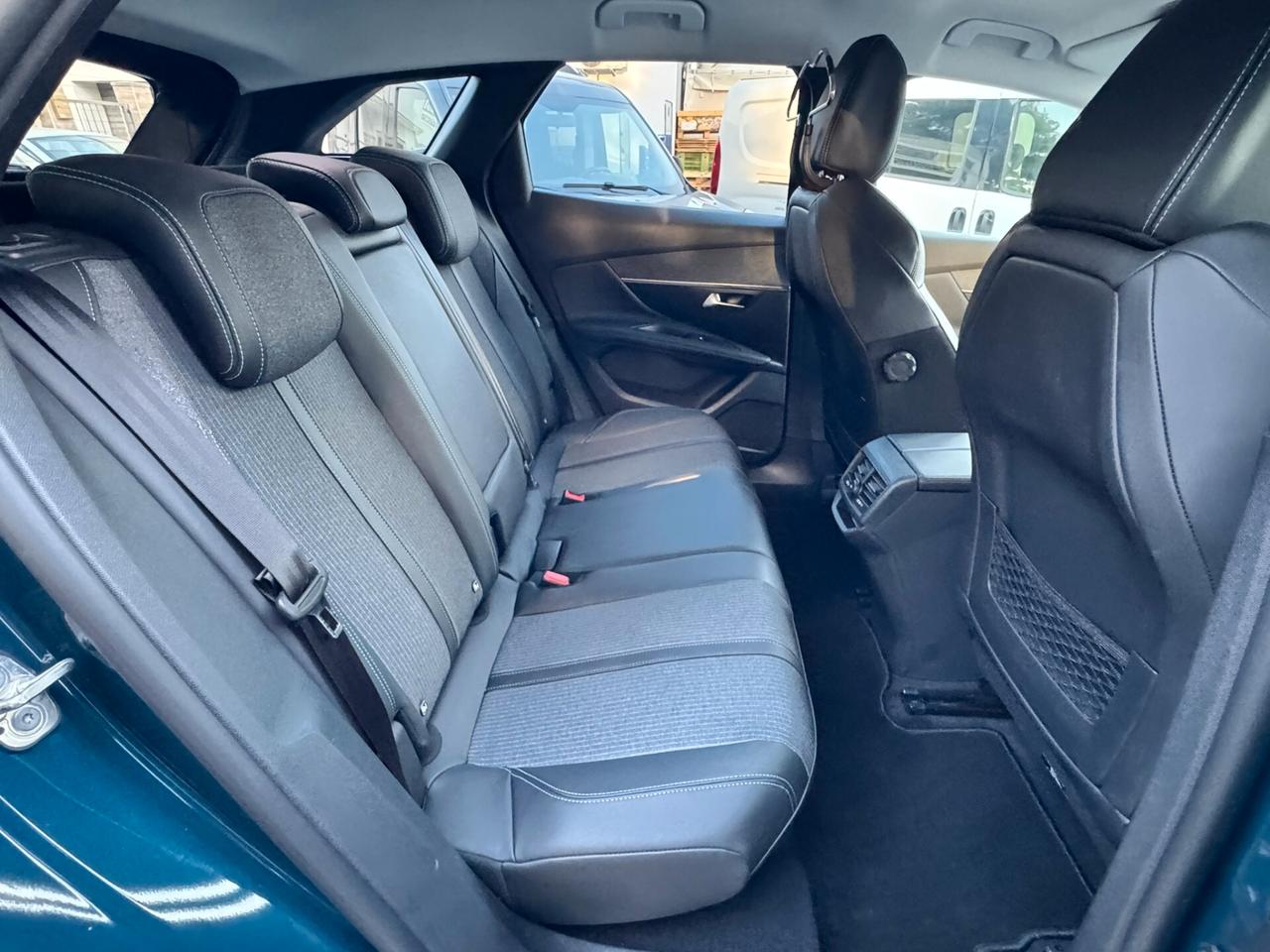 Peugeot 3008 BlueHDi 130 S&S EAT8 Allure