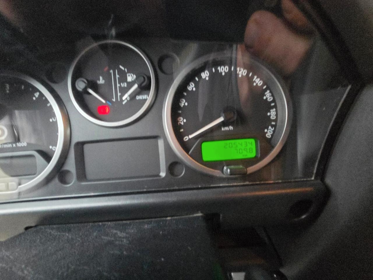 Land Rover Defender 90 2.4 TD4 Station Wagon E