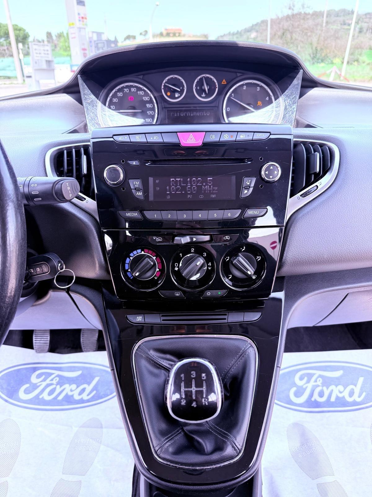 Lancia Ypsilon 1.3 MJT 16V 95 CV 5 porte Ok neopatentati