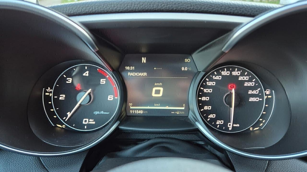 Alfa Romeo Giulia JTDM Super Full-Garanzia 3 anni