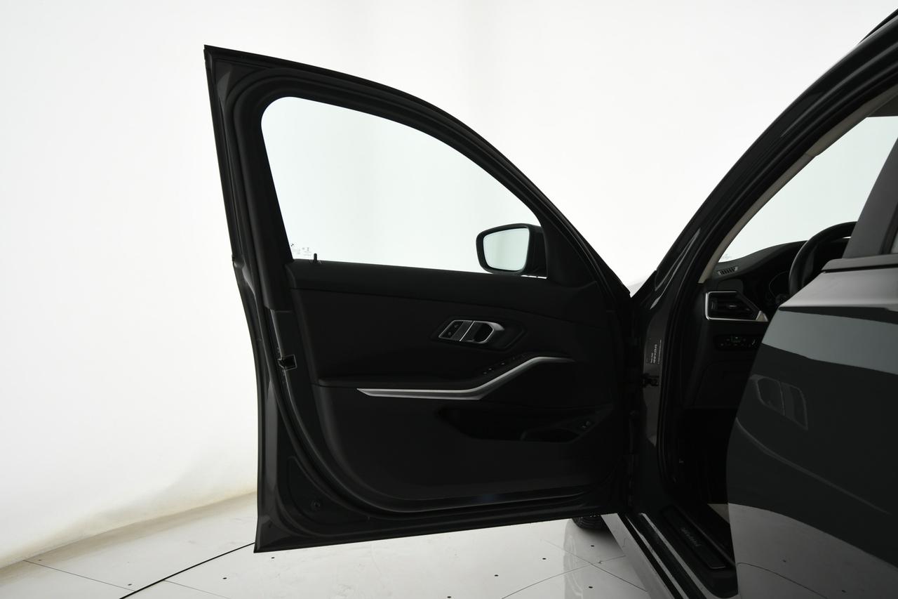 BMW 320d Touring mhev 48V Business Advantage auto