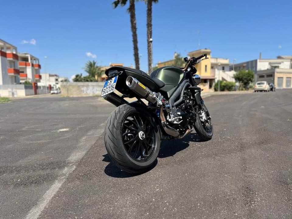 TRIUMPH SPEED TRIPLE