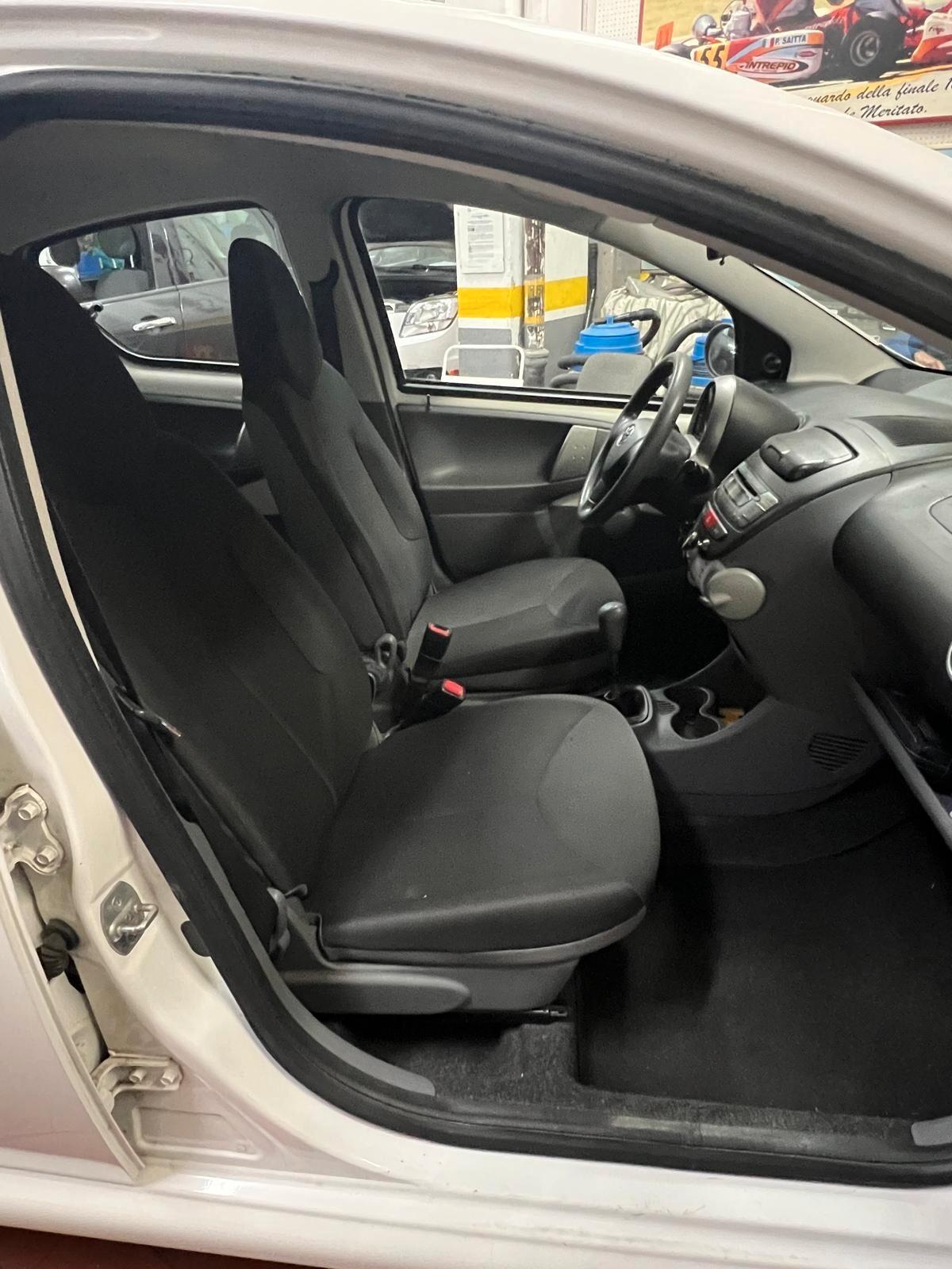 Toyota Aygo 1.0 12V VVT-i 5 porte Sol Connect