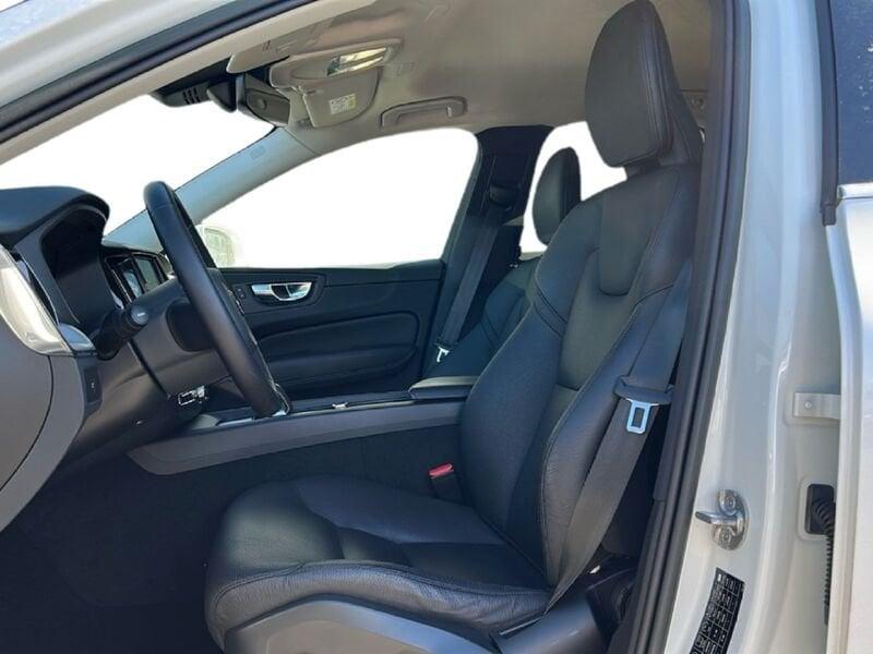 Volvo XC60 B4 D AWD automatico Core