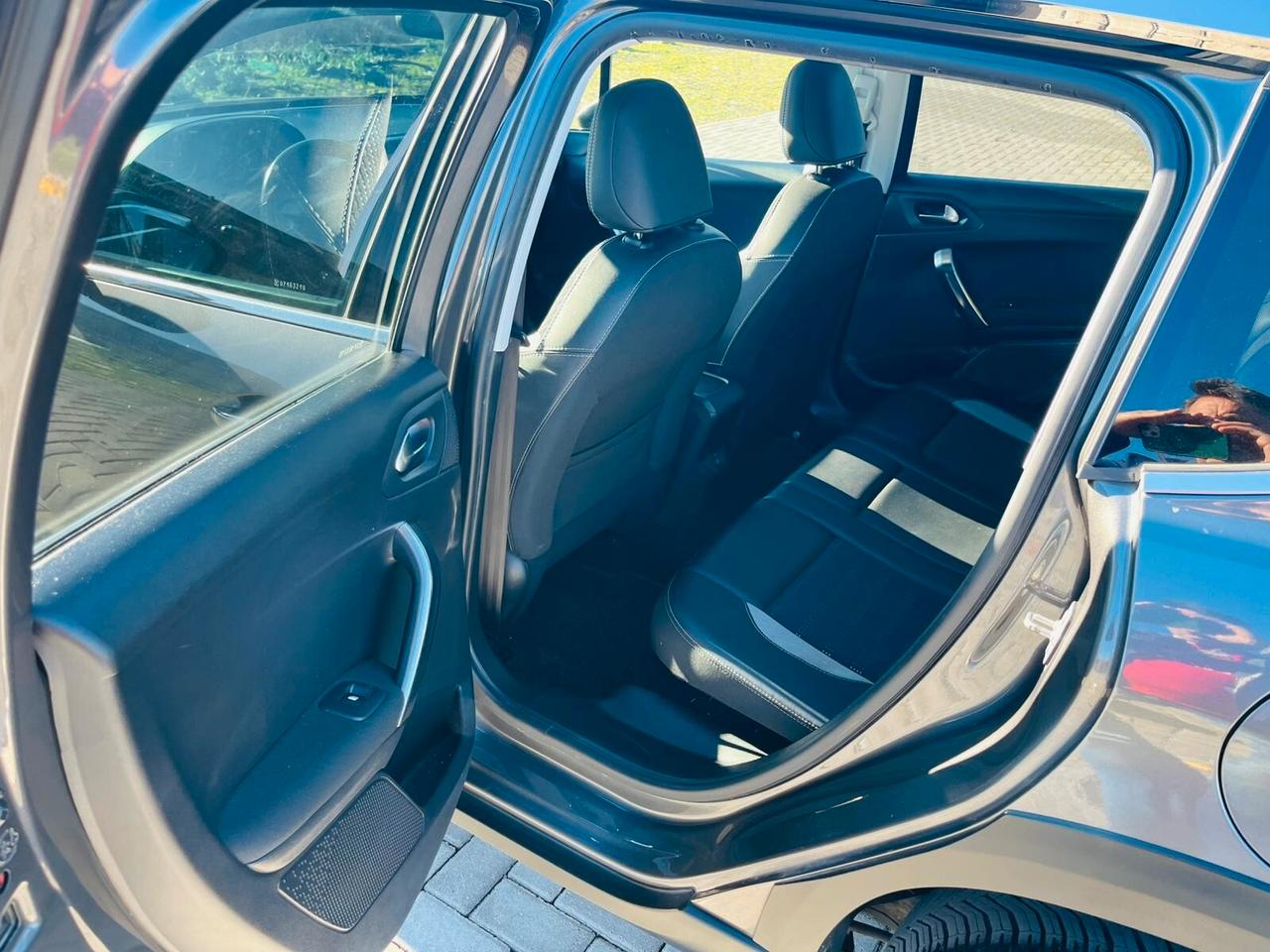 Peugeot 2008 1.6HDI PARI AL NUOVO FULL 2017