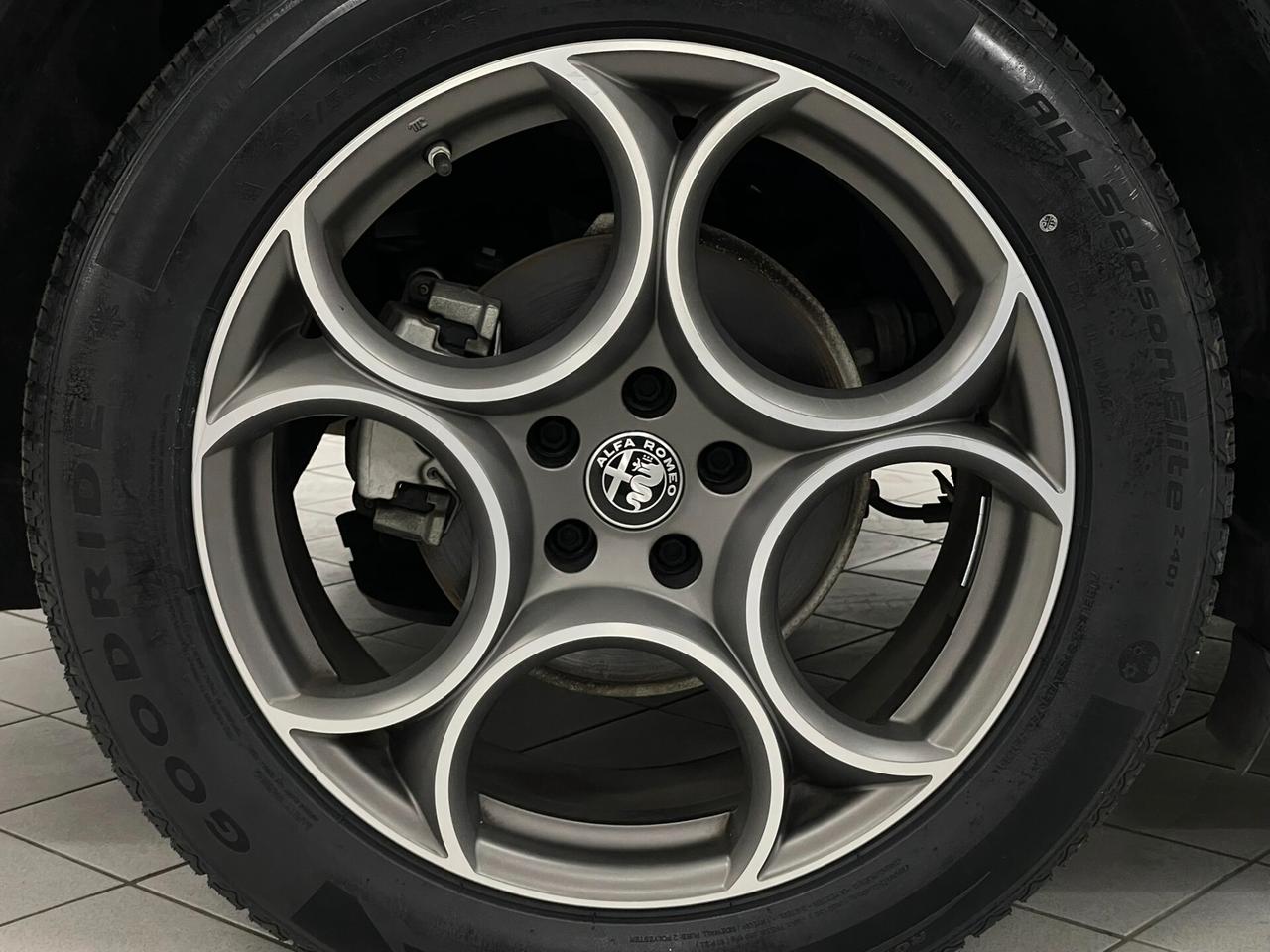 Alfa Romeo Stelvio 2.2 TD SPRINT GOMME NUOVE TAGLIANDATA RETROCAMERA