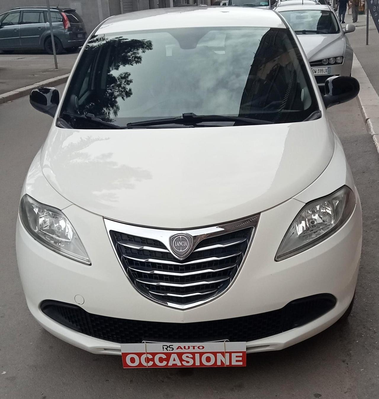 Lancia Ypsilon 1.2 69 CV 5 porte S&S Silver