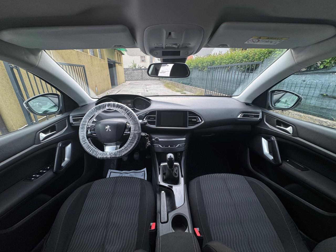 Peugeot 308 1.6 HDI 92 CV BUSINESS (68 KW) 2015 NEOPATENTATI