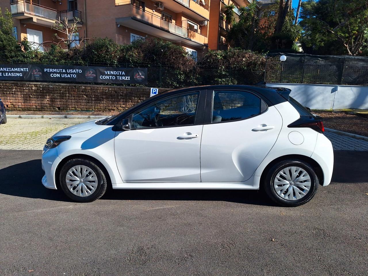 Toyota Yaris 1.5 Hybrid 5 porte Active PROMO 268 MESE zero anticipo
