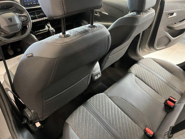 PEUGEOT 208 1.2 PureTech 100 CV Allure