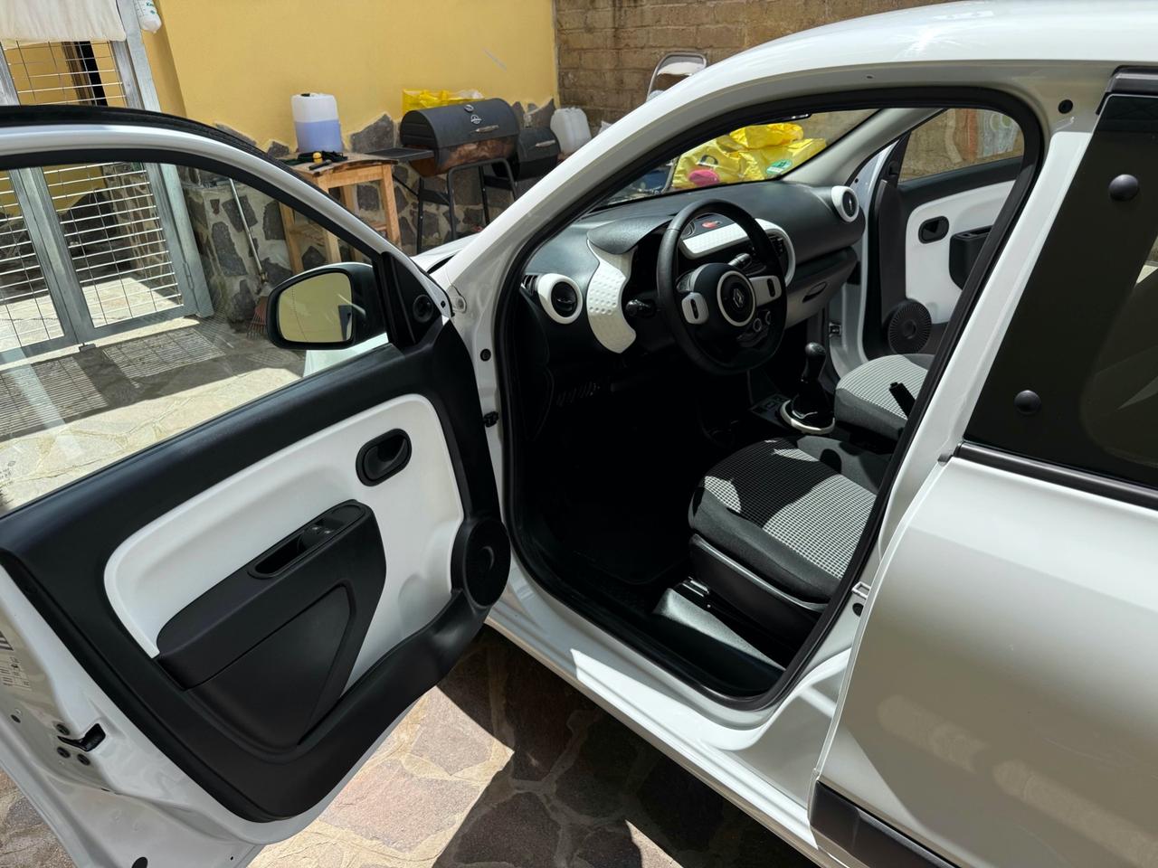Renault Twingo euro 6 90000 km garanzia permute