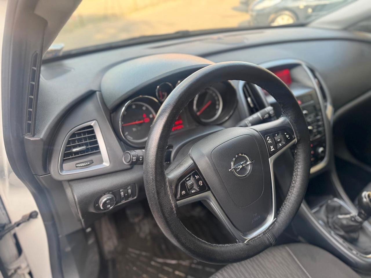 Opel Astra 2013 1.7 Diesel 110CV Sports Tourer Cosmo