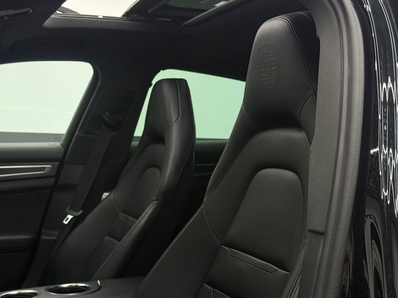 Porsche Panamera 4 PLATINUM EDITION