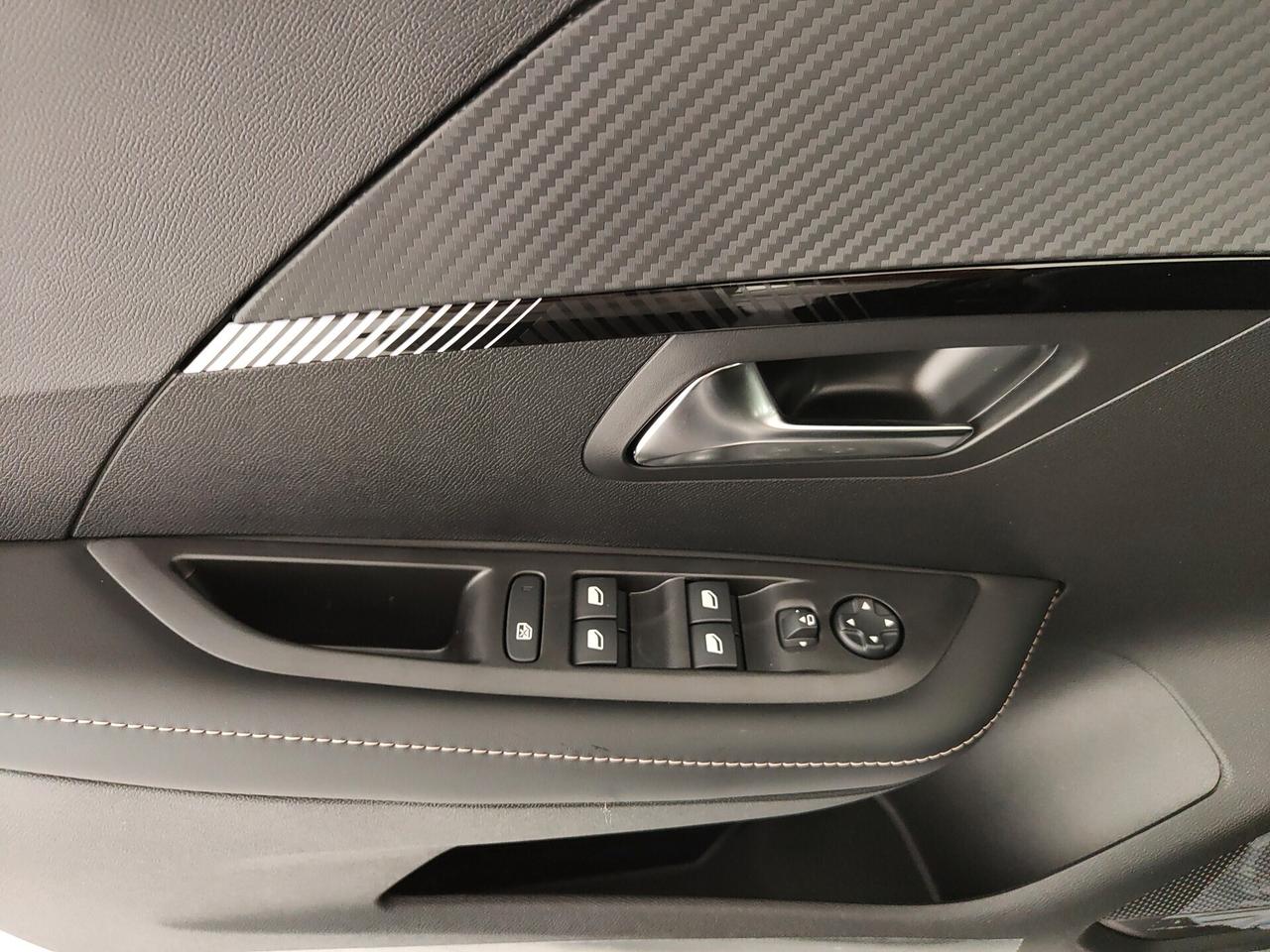 Peugeot 208 motore elettrico 136 CV 5 porte Allure