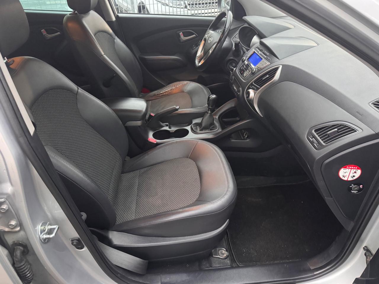 Hyundai iX35 1.7 CRDi 2WD neopaten garanzia 12 mesi